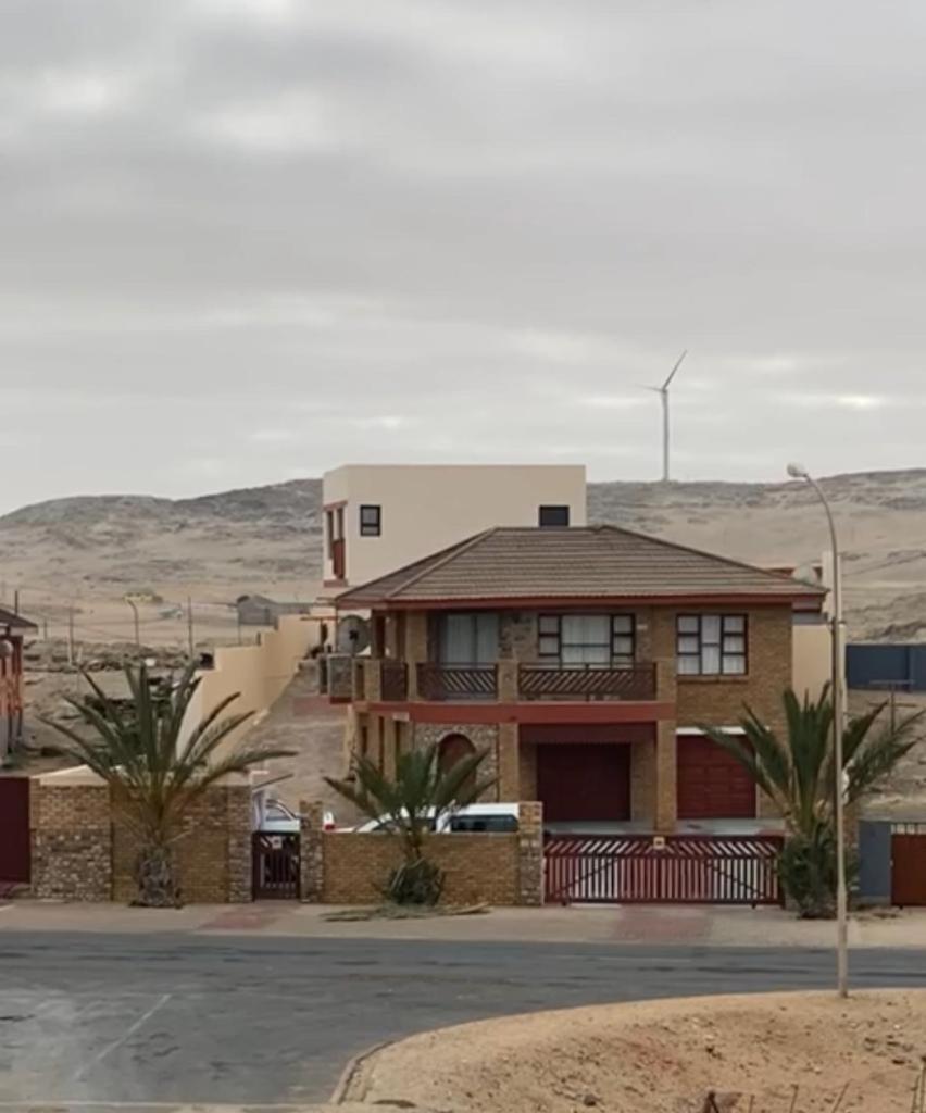 The Oasis Accommodation Luderitz Bagian luar foto